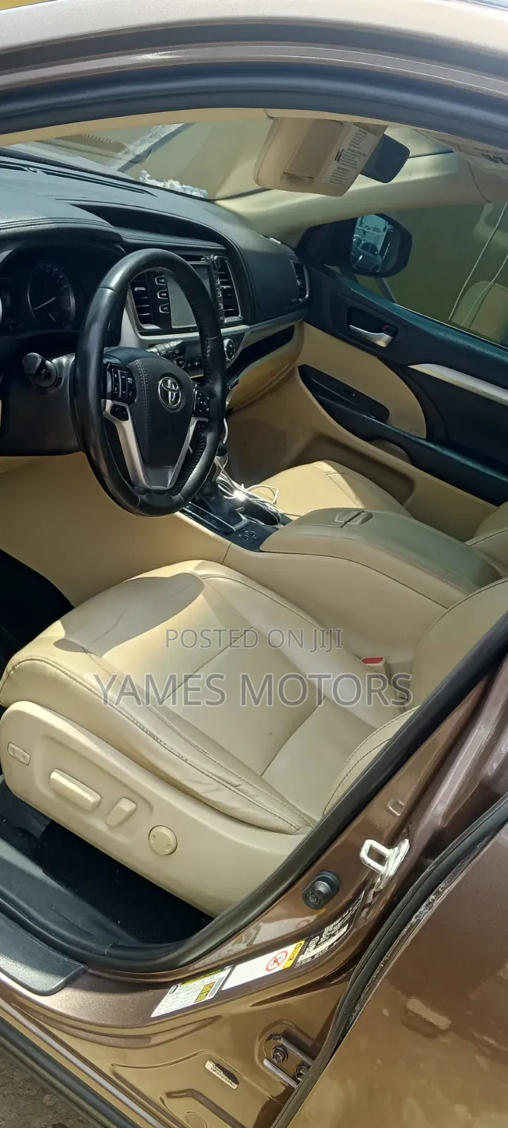 Toyota Highlander XLE 2019 Brown