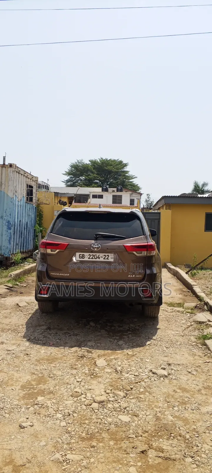 Toyota Highlander XLE 2019 Brown