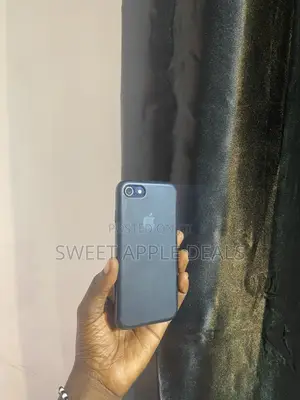 Apple iPhone SE (2022) 128 GB