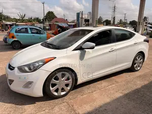 Hyundai Elantra 2012 White