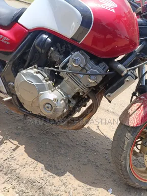 Honda Super Hawk 2022 Red