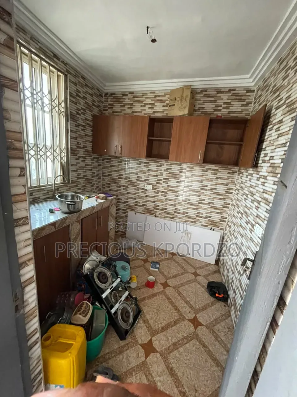 1bdrm Room & Parlour in Adenta New Legon for rent