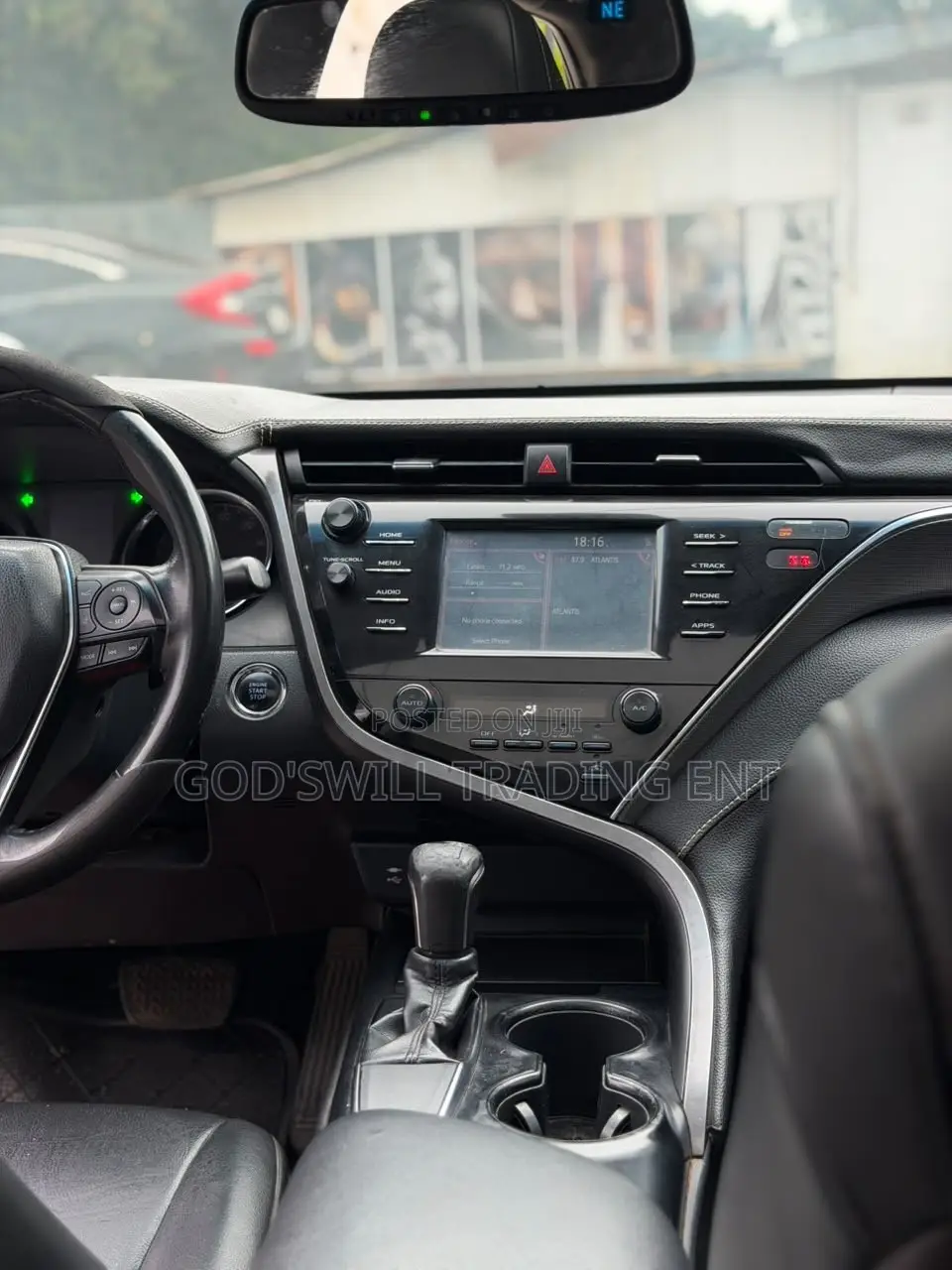 Toyota Camry SE FWD (2.5L 4cyl 8AM) 2018 Black