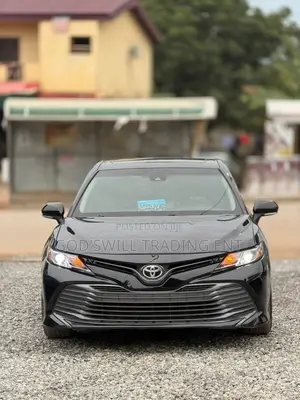 Toyota Camry SE FWD (2.5L 4cyl 8AM) 2018 Black