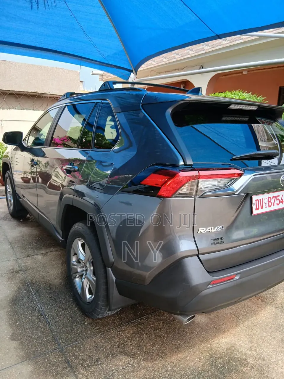 Toyota RAV4 XLE 2025 Gray