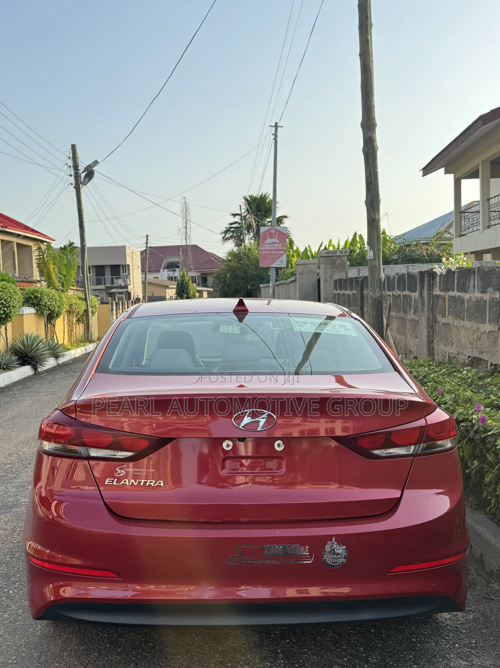 Hyundai Elantra SE Sedan FWD (2.0L 4cyl 6M) 2017 Red