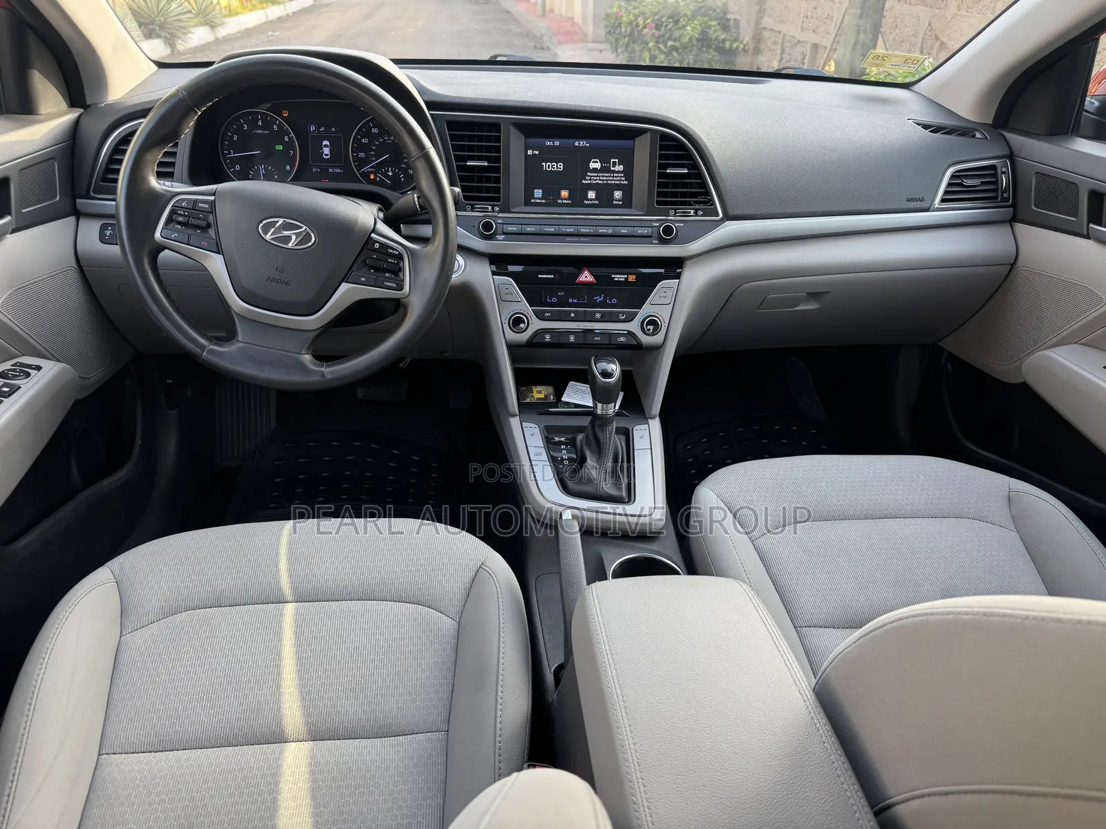 Hyundai Elantra SE Sedan FWD (2.0L 4cyl 6M) 2017 Red
