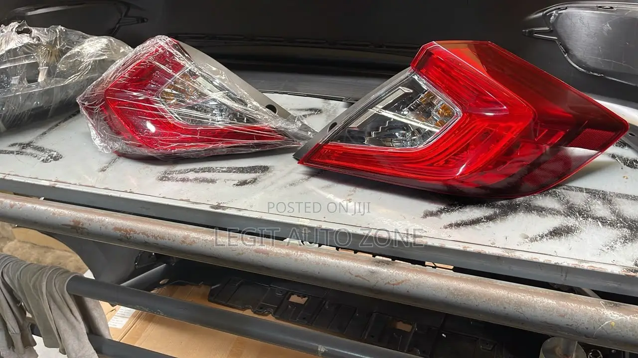Honda Civic 2017,2018,2019,2020, Taillights Available
