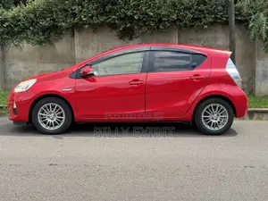 Toyota Aqua S 2014 Red