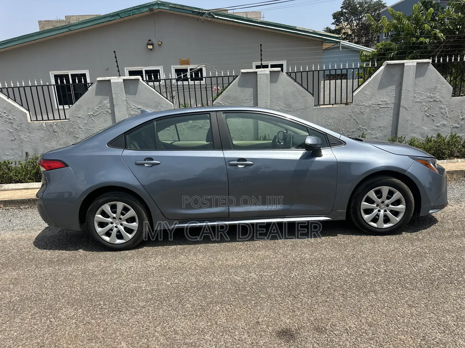 Toyota Corolla LE 2021 Gray