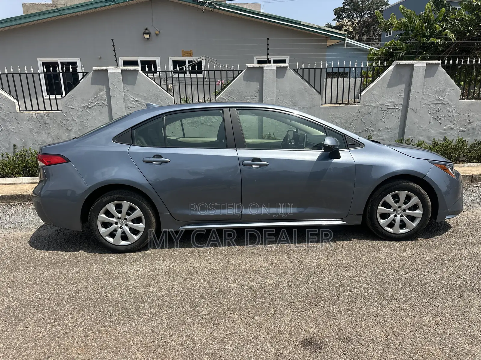 Toyota Corolla LE 2021 Gray