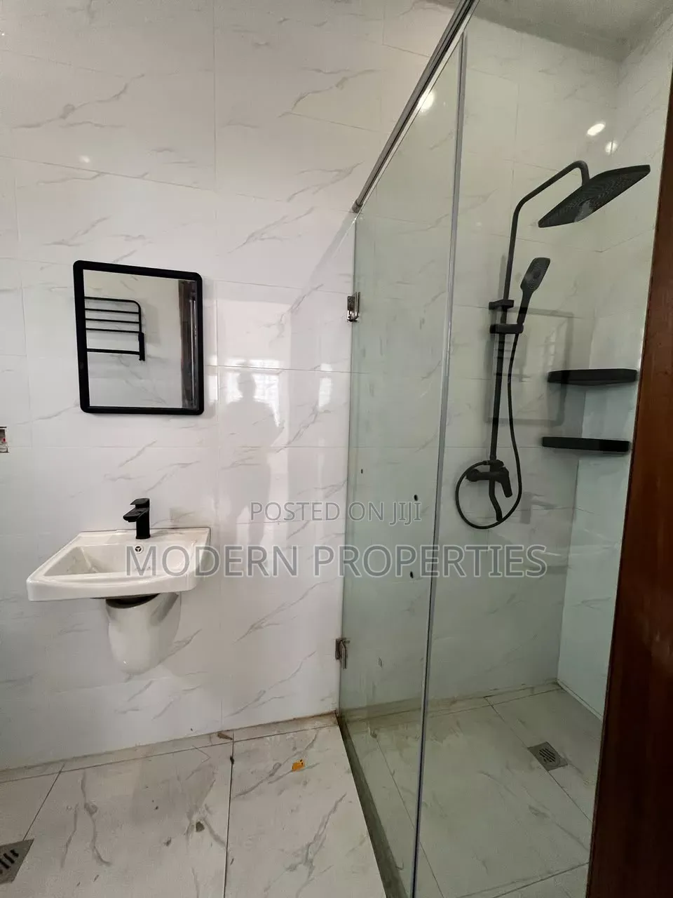 3bdrm House in Modern Properties, Lashibi for sale