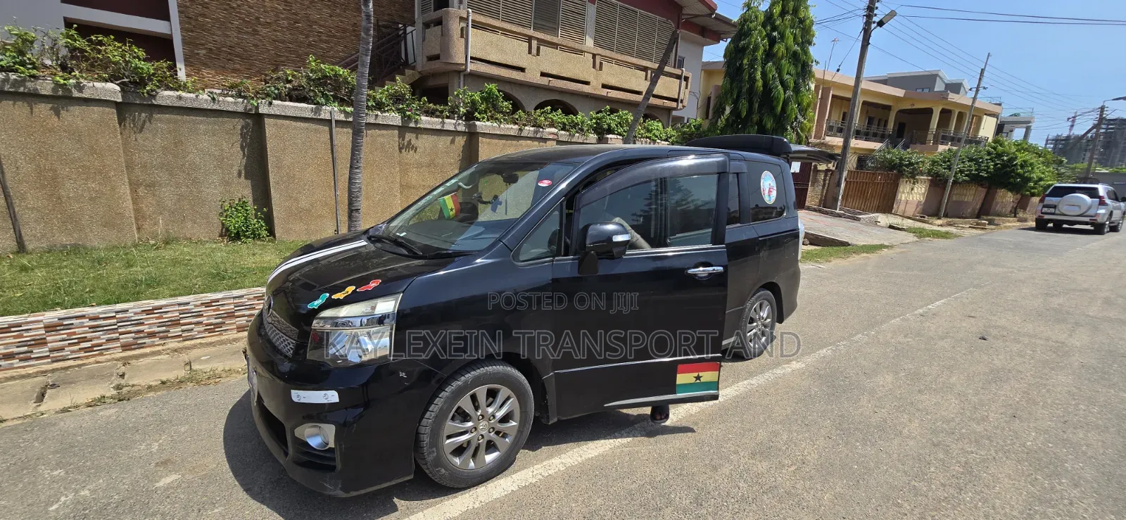 8 Seater Voxy for Hiring