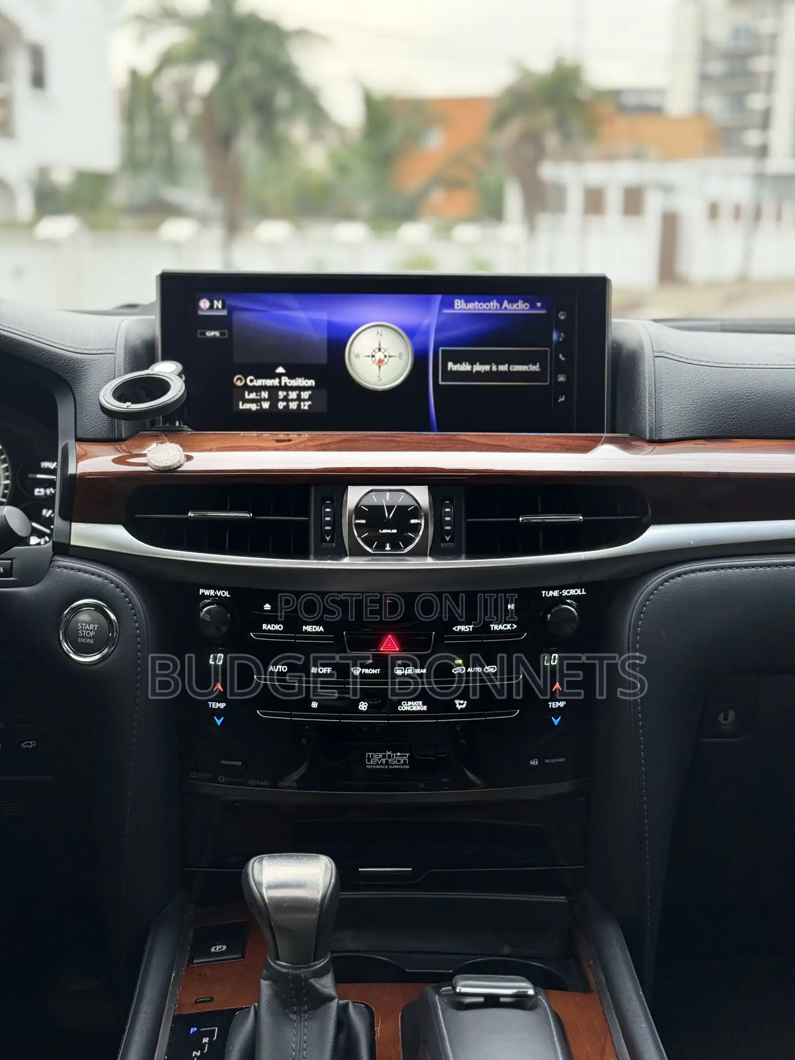 Lexus LX 570 AWD 2017 White