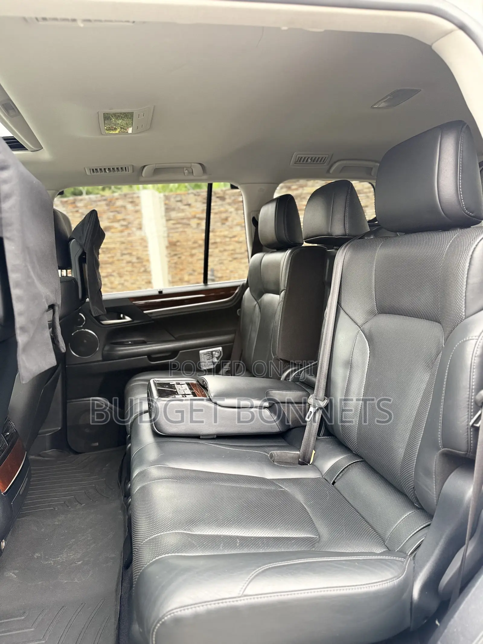 Lexus LX 570 AWD 2017 White