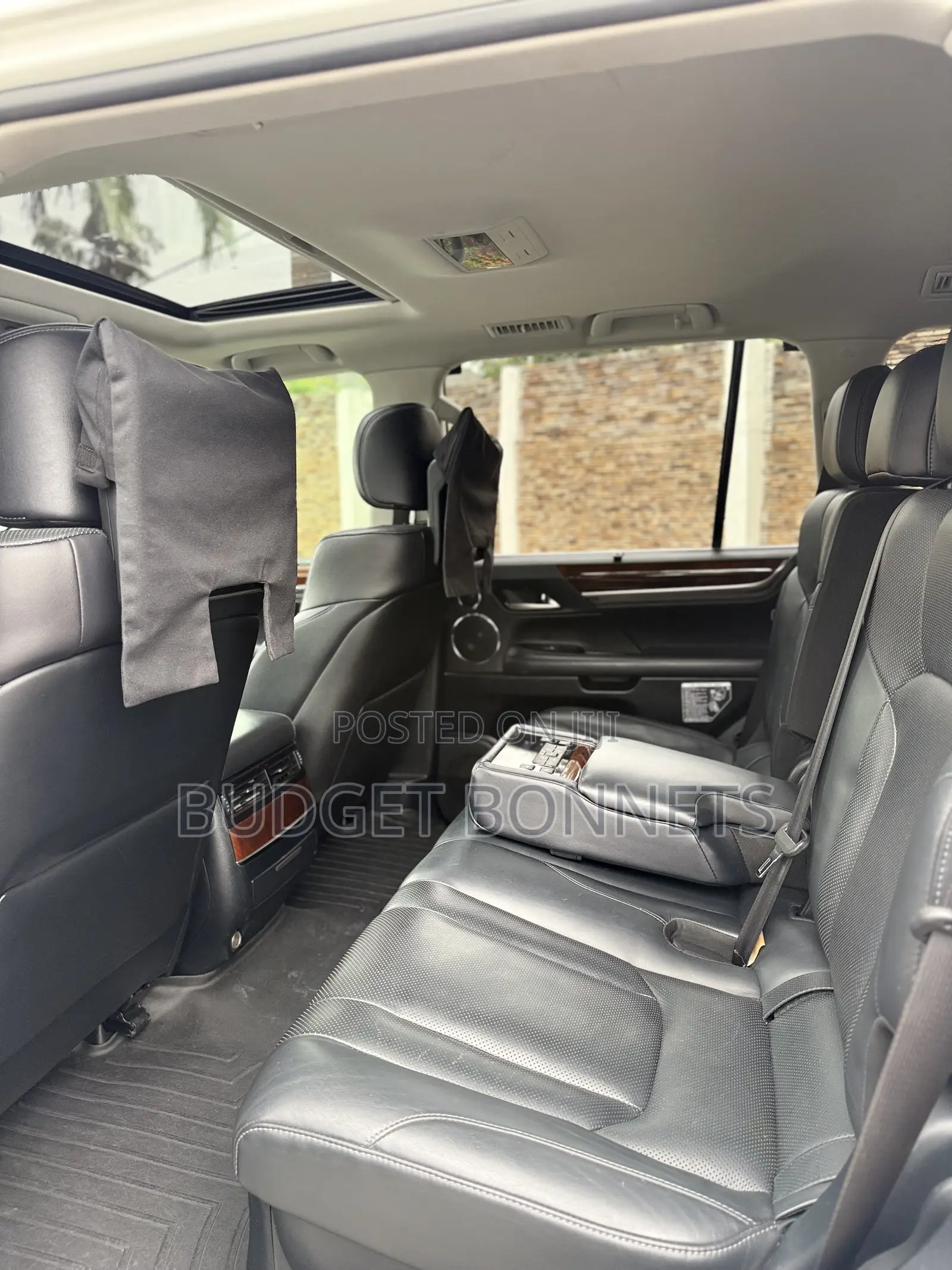 Lexus LX 570 AWD 2017 White