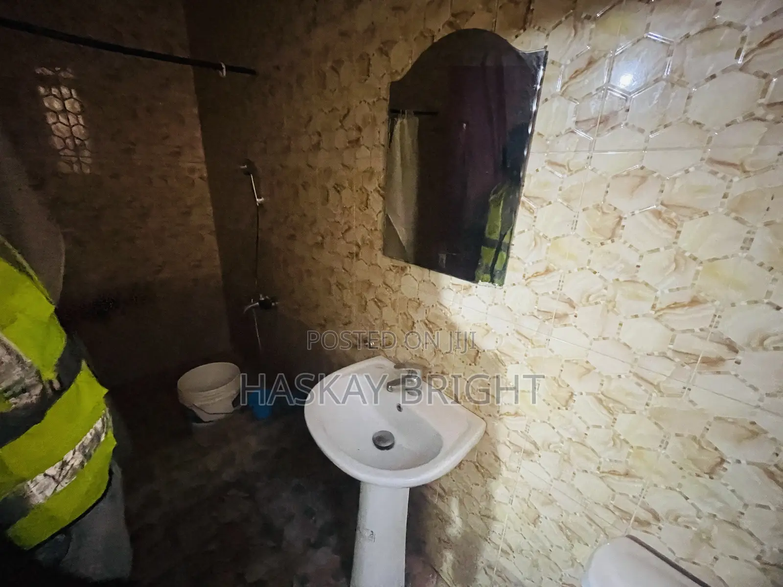 4bdrm House in Ashomang Estate for rent