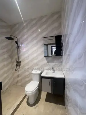3bdrm Apartment in Lashibi, Sakumono for rent