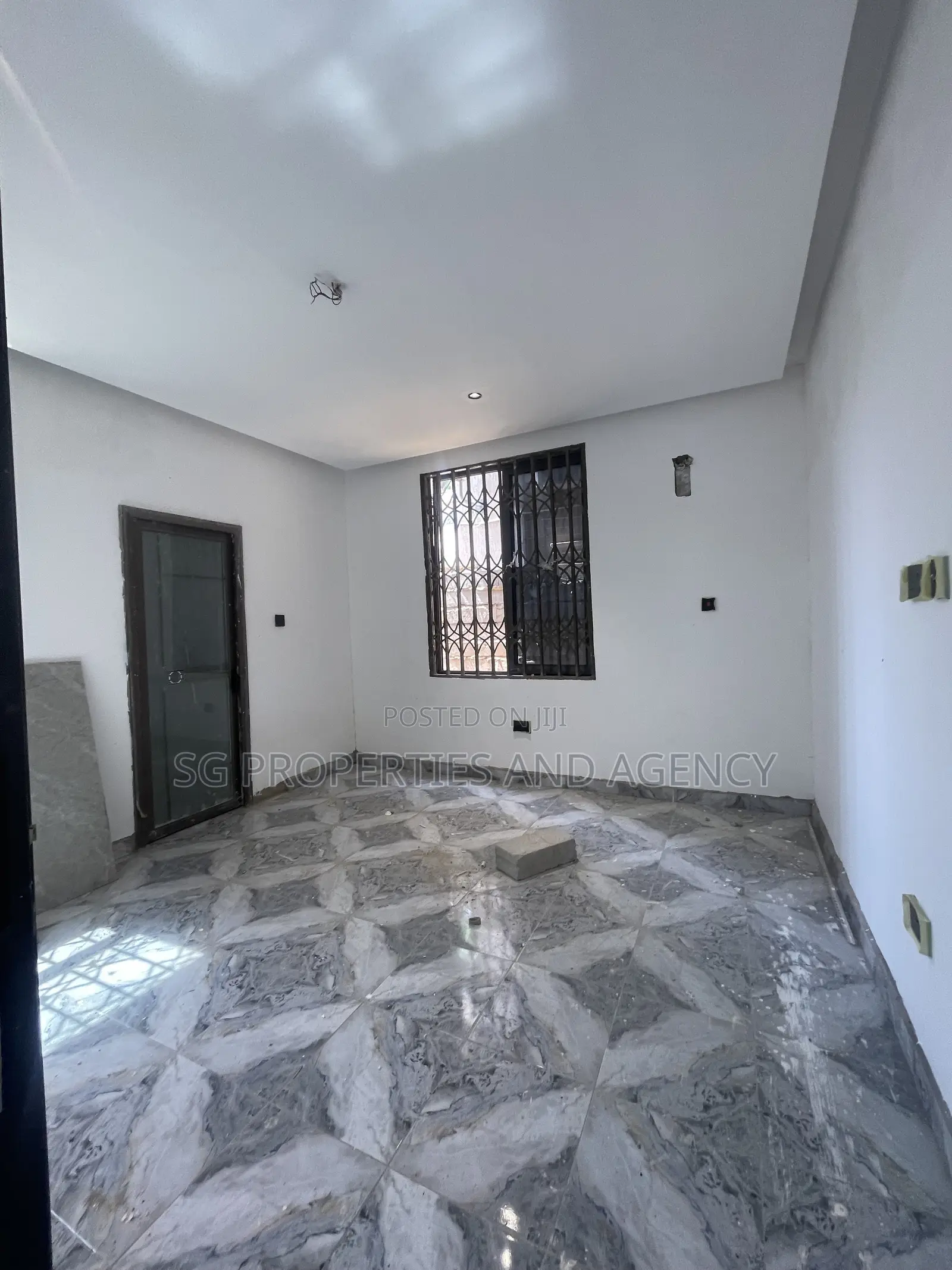 3bdrm Apartment in Lashibi, Sakumono for rent