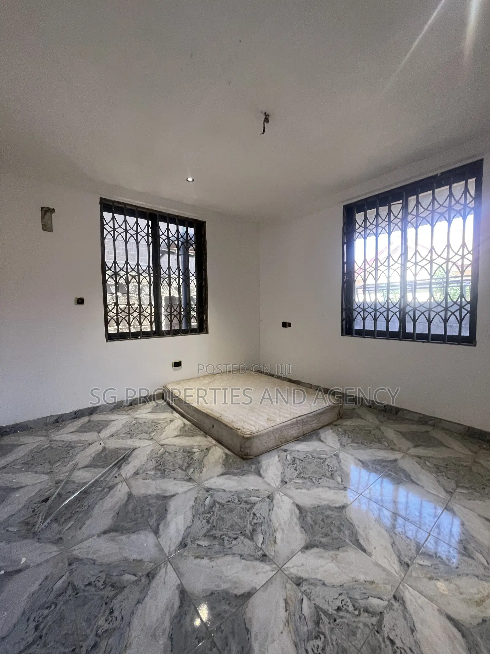 3bdrm Apartment in Lashibi, Sakumono for rent