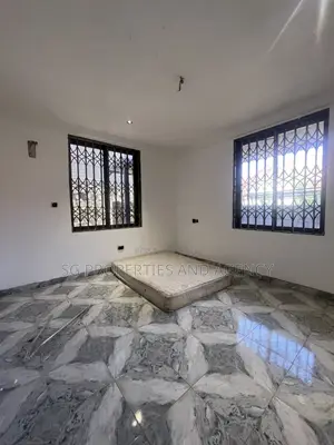 3bdrm Apartment in Lashibi, Sakumono for rent