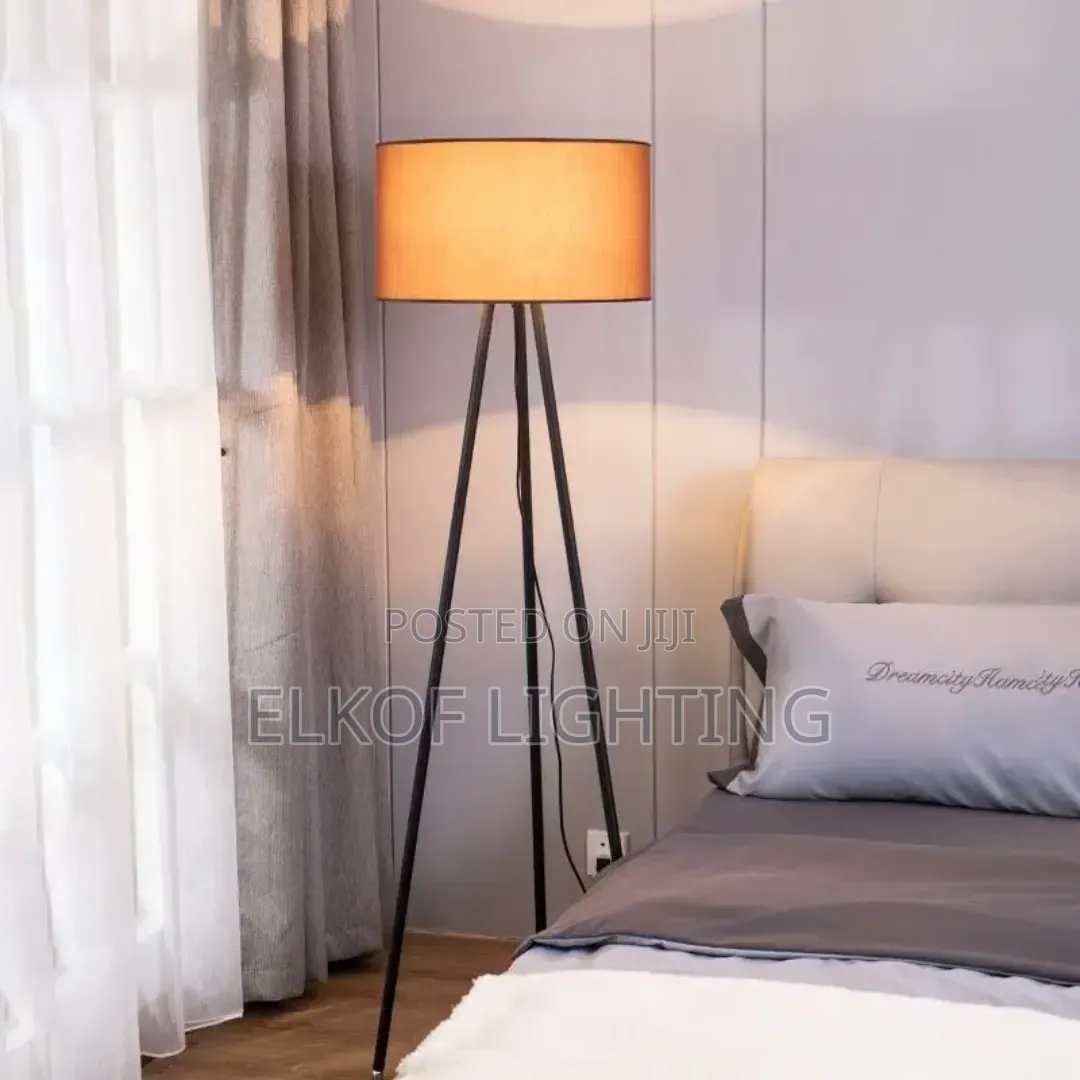 Modern Floor Lamp European Design Tripod Floor Lamp With Linen Fabric