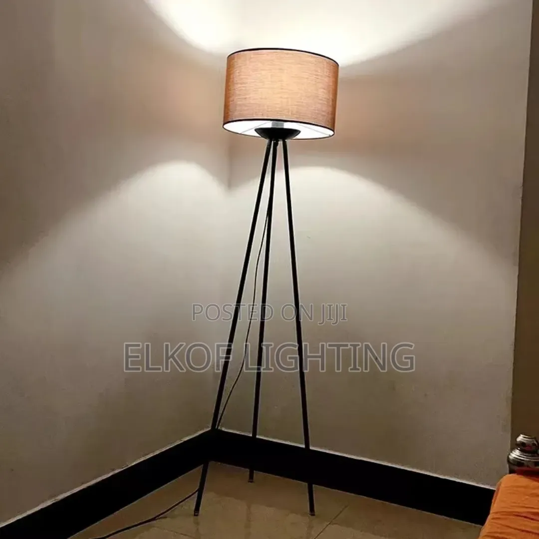 Modern Floor Lamp European Design Tripod Floor Lamp With Linen Fabric