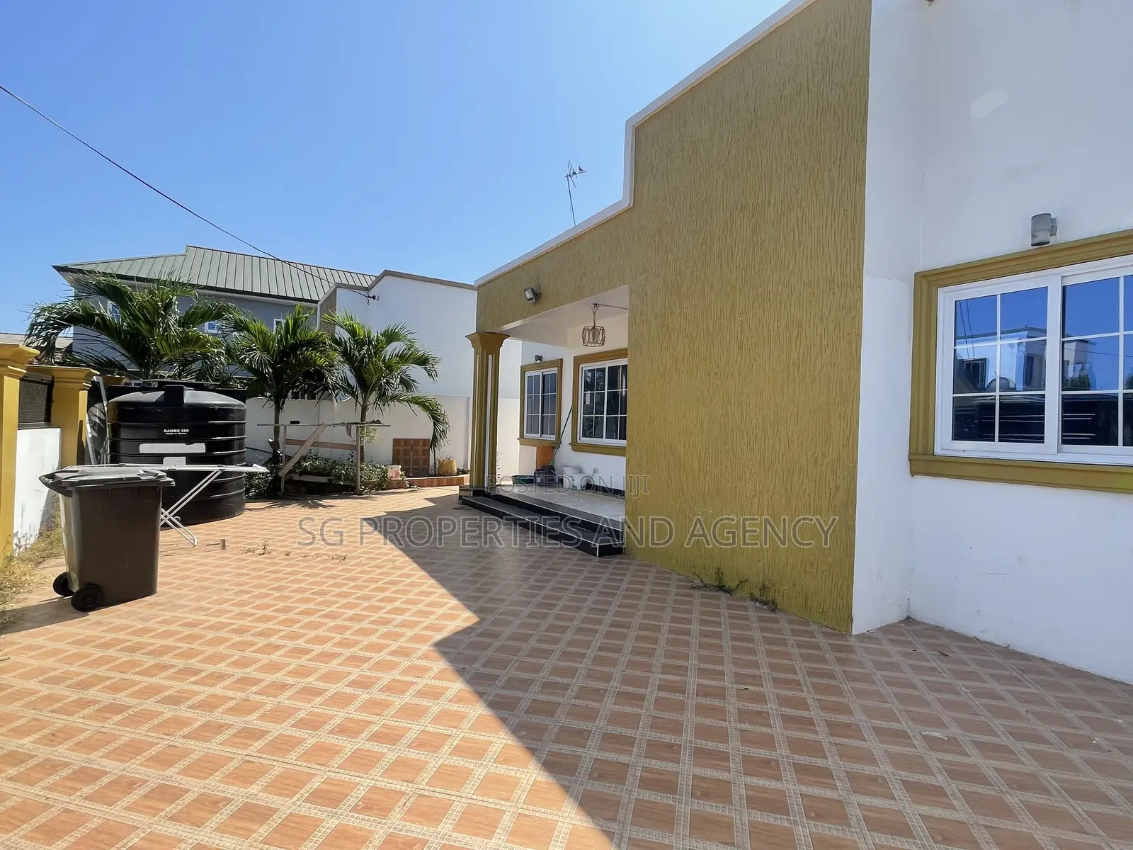 3bdrm House in Kfc, Baatsona Total for rent