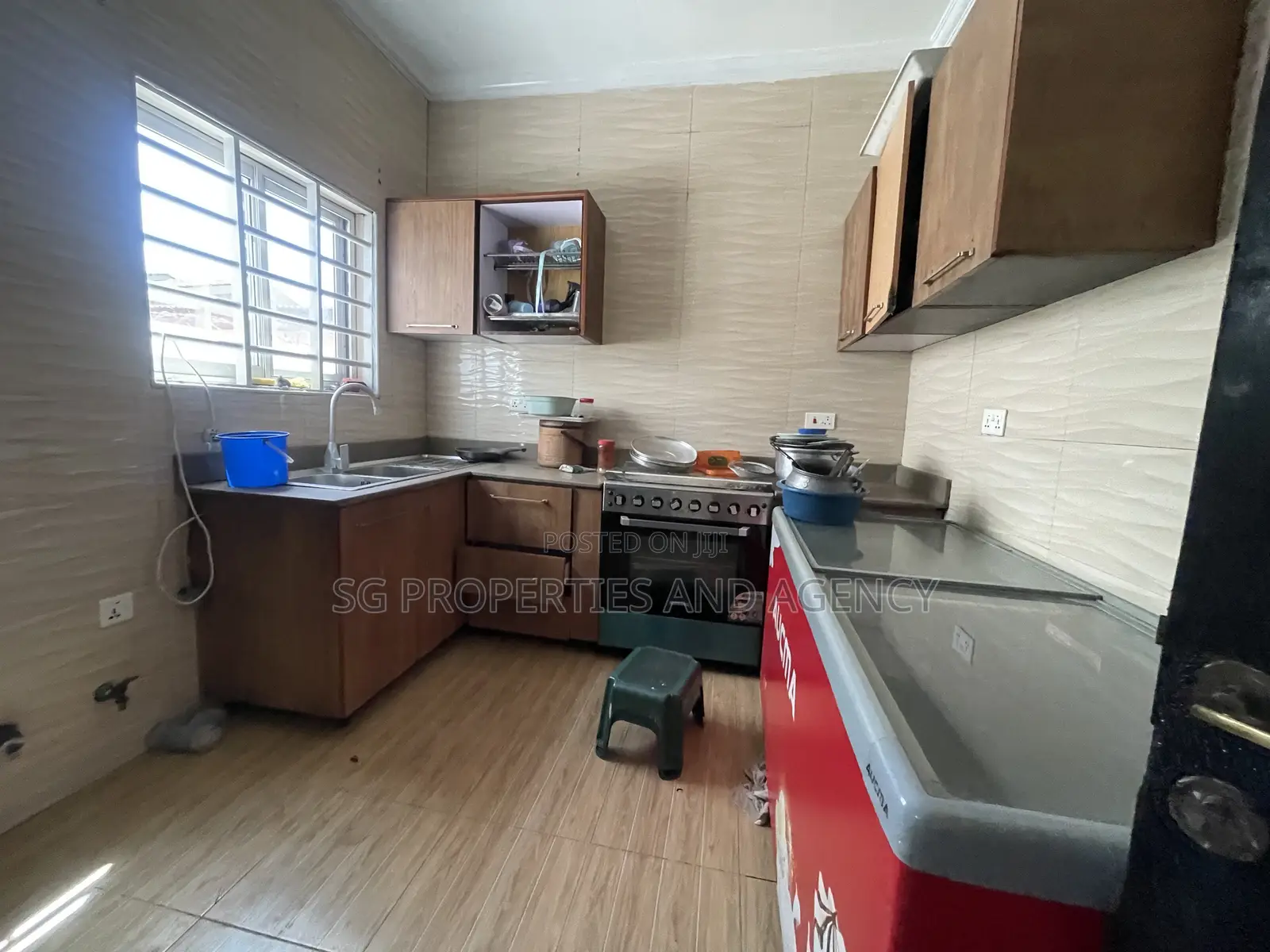 3bdrm House in Kfc, Baatsona Total for rent