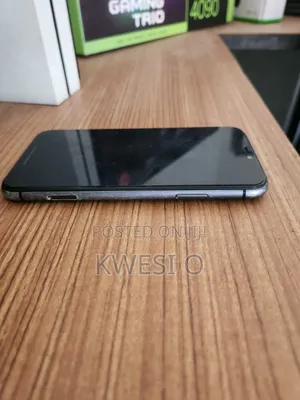 Apple iPhone 11 64 GB Black
