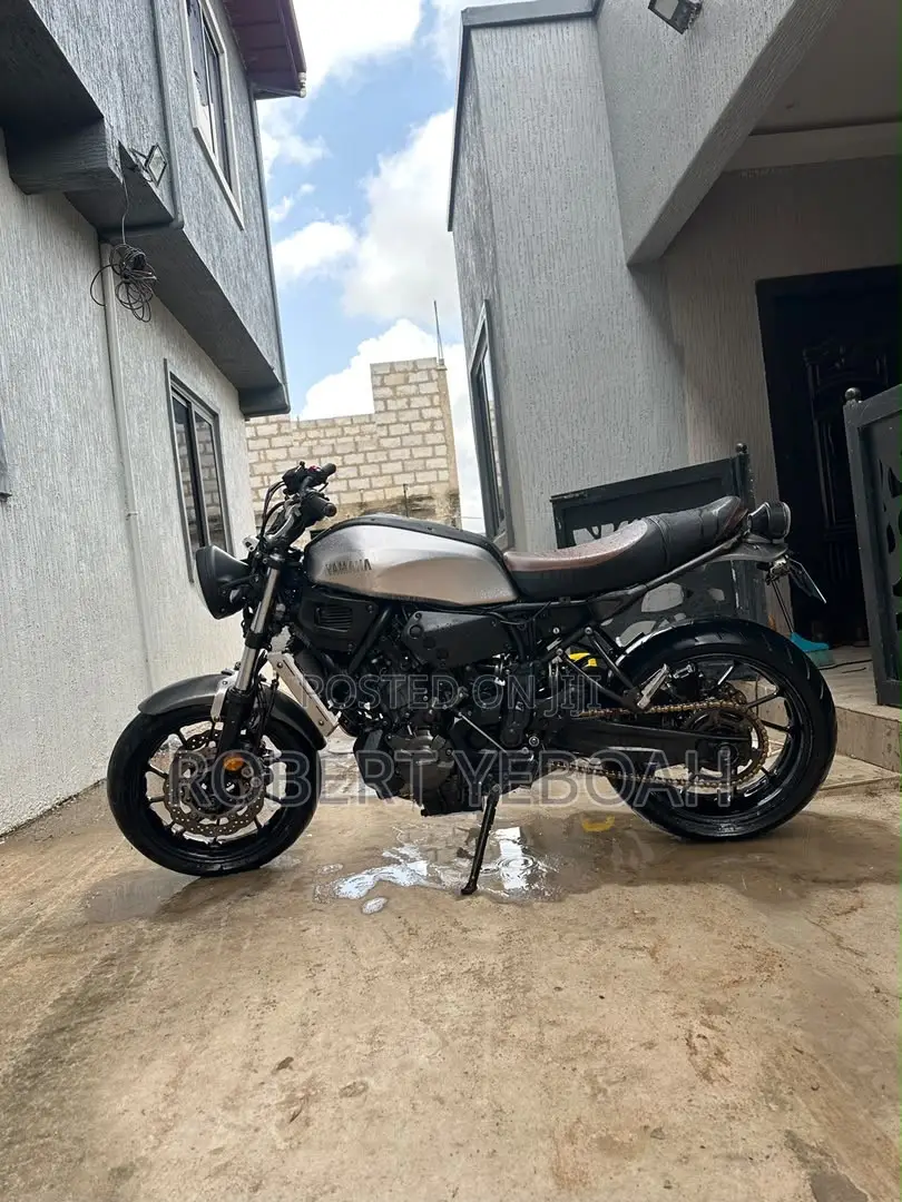 Yamaha XSR700 2018 Silver