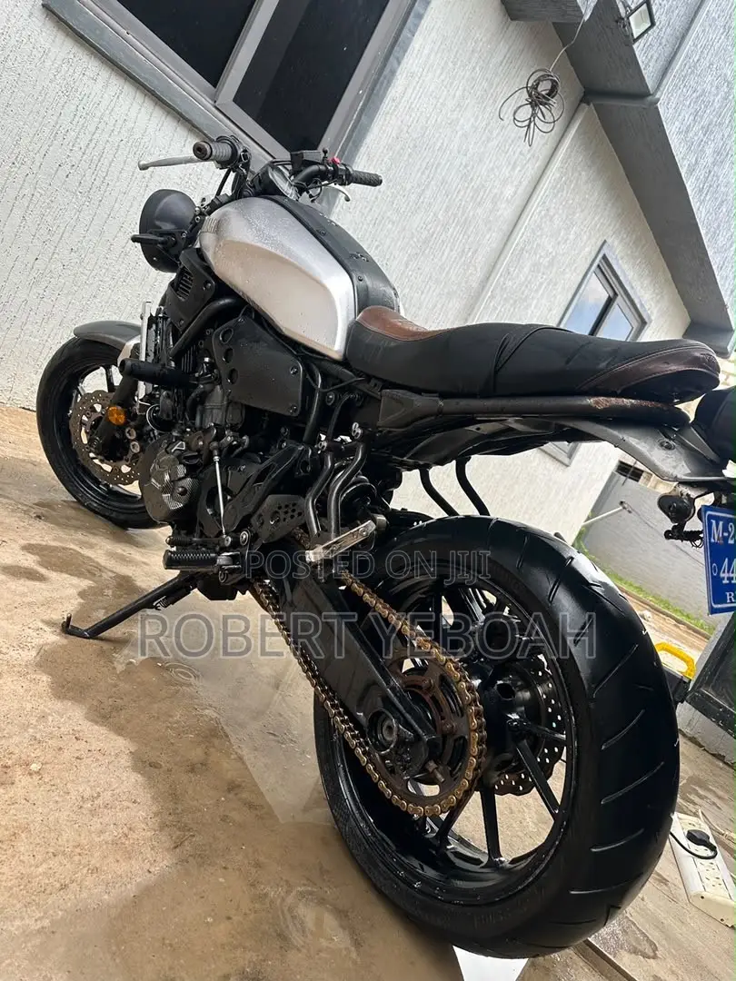Yamaha XSR700 2018 Silver