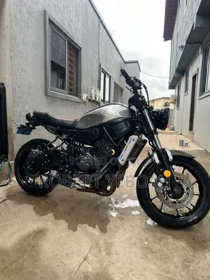 Yamaha XSR700 2018 Silver