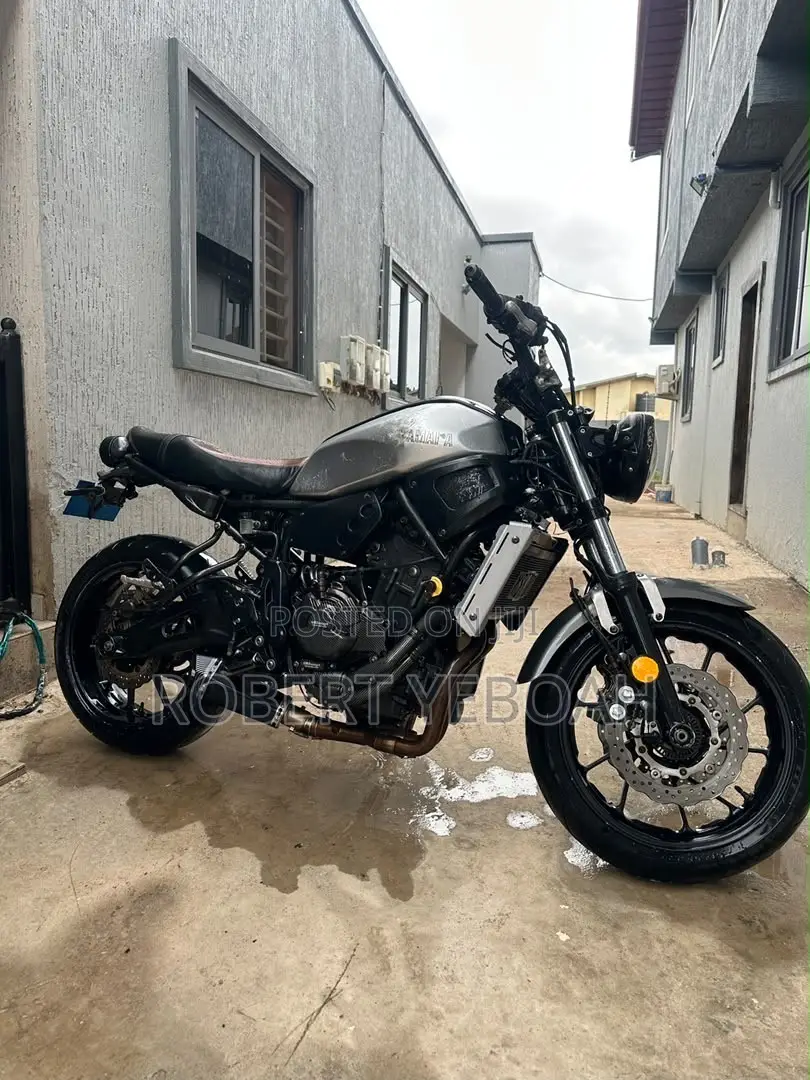 Yamaha XSR700 2018 Silver