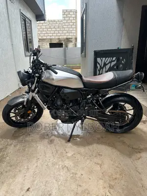Yamaha XSR700 2018 Silver