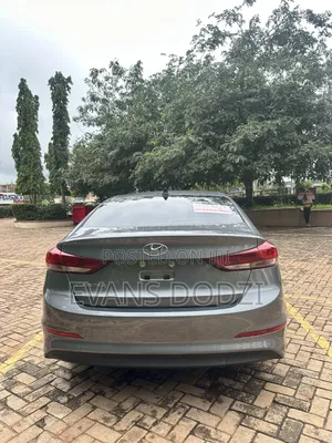 Hyundai Elantra Value Edition 2018 Gray