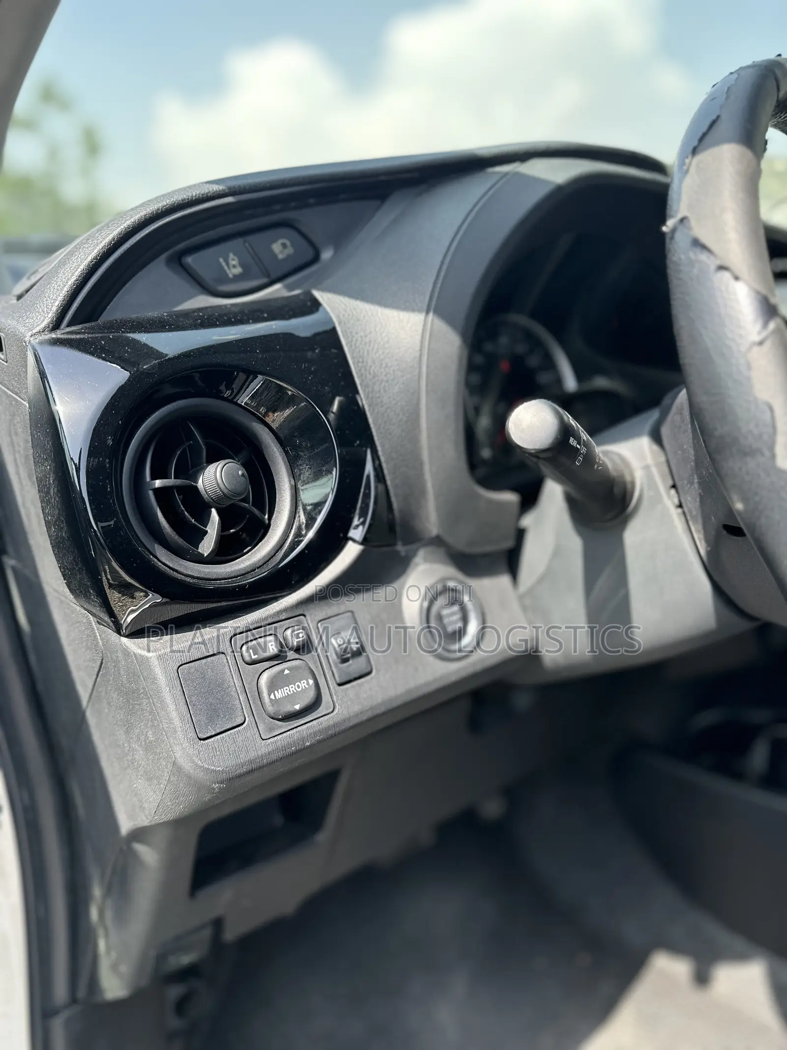Toyota Vitz 2015