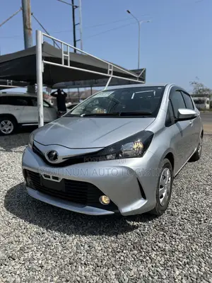 Toyota Vitz 2015