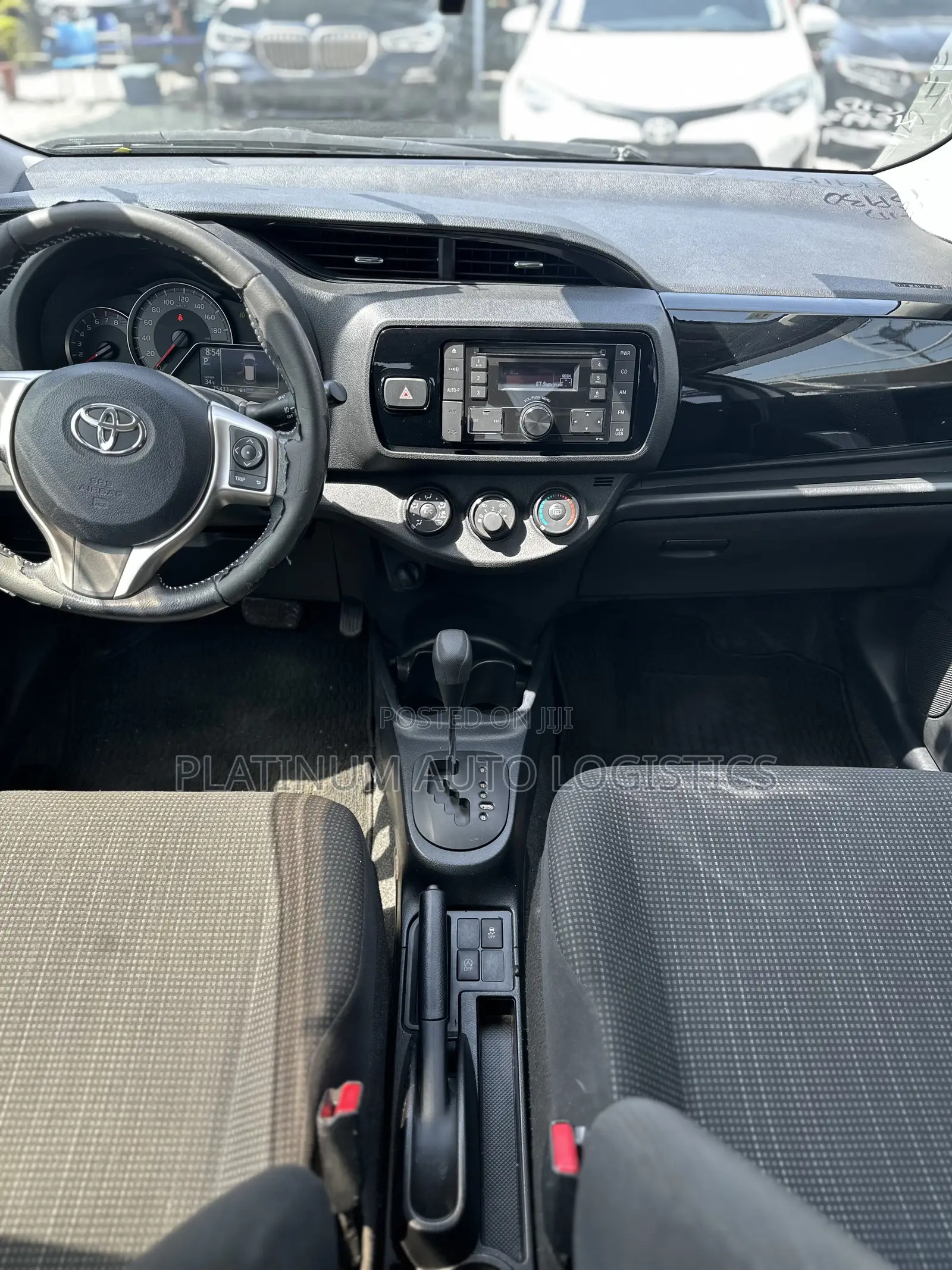 Toyota Vitz 2015