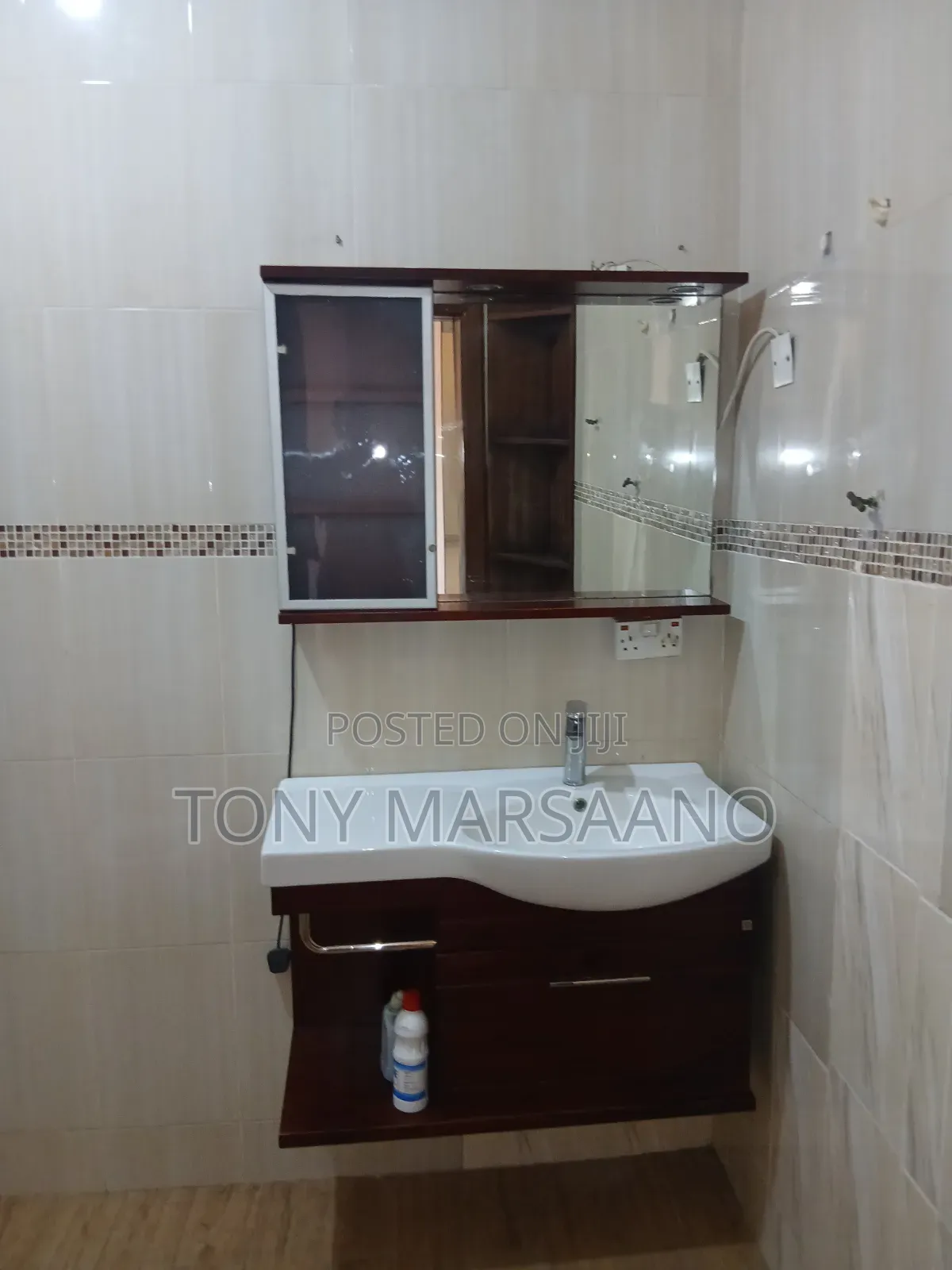 6bdrm House in Westlegon, Villa Victoria Hotel for rent