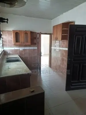 3bdrm House in Awoshie for rent
