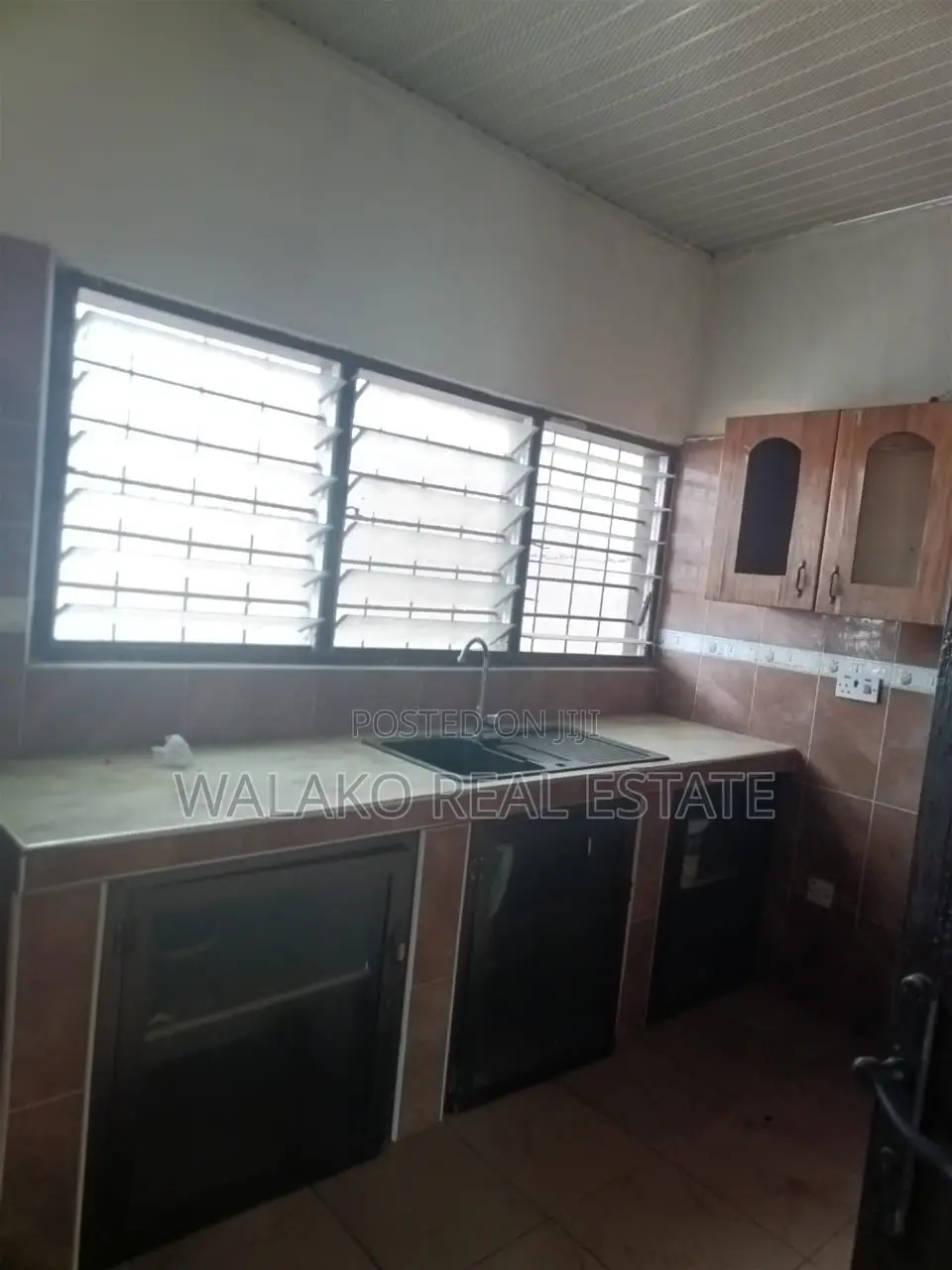 3bdrm House in Awoshie for rent