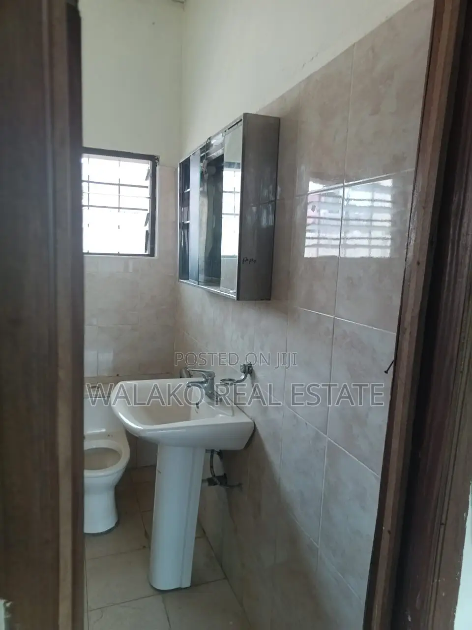 3bdrm House in Awoshie for rent