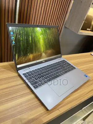 Laptop Dell Latitude 5520 8GB Intel Core i5 SSD 256GB