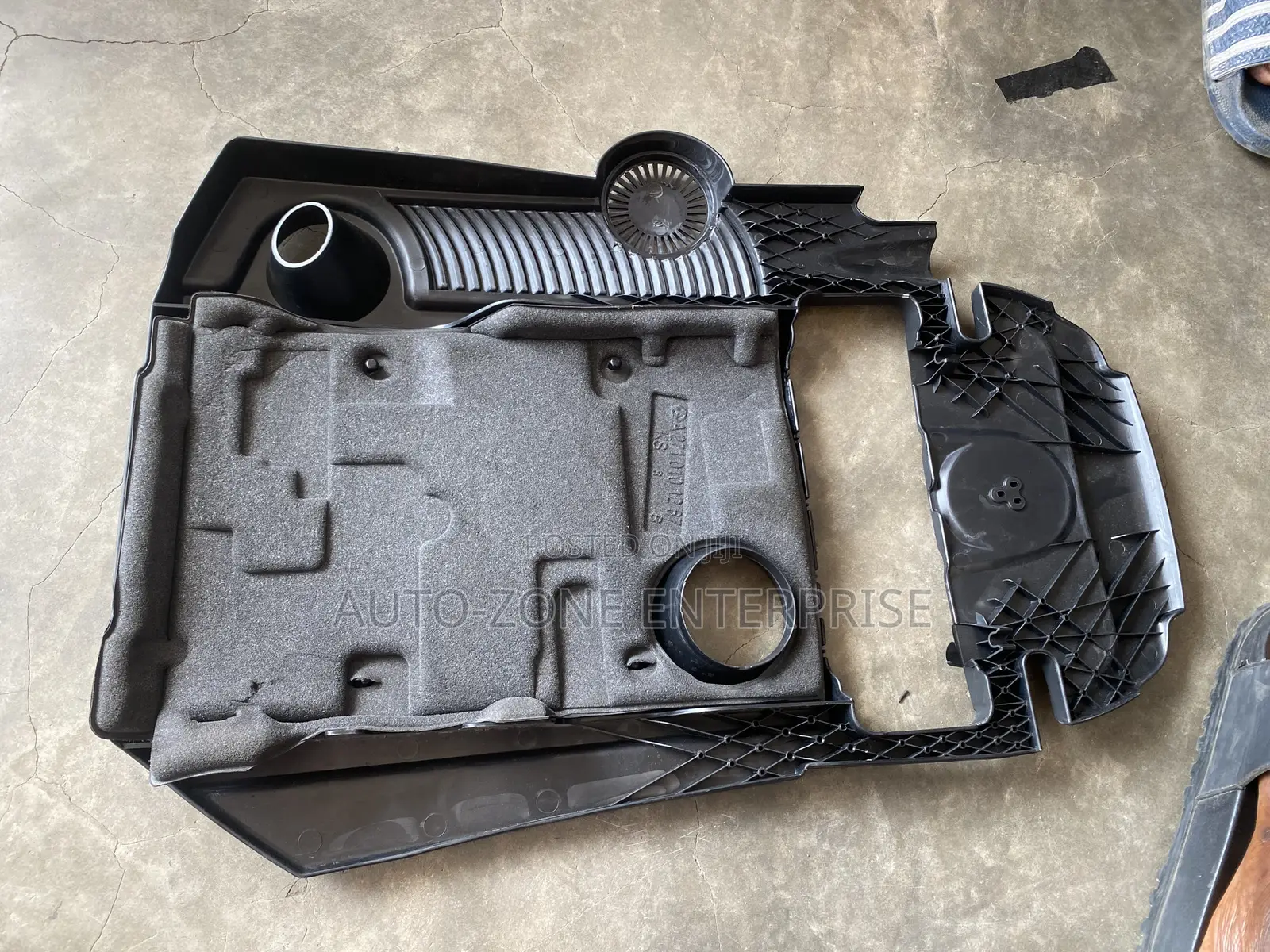 Mercedes Benz Engine Cover/Top Engine Cover
