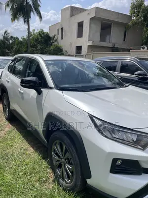 Toyota RAV4 2023 White