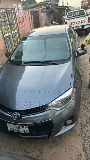 Toyota Corolla S 4dr Sedan (1.8L 4cyl CVT) 2015 Gray