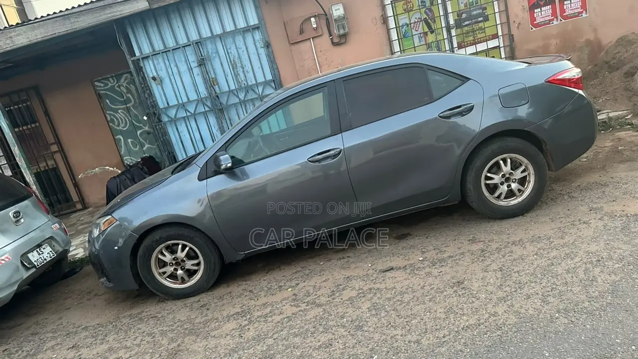 Toyota Corolla S 4dr Sedan (1.8L 4cyl CVT) 2015 Gray