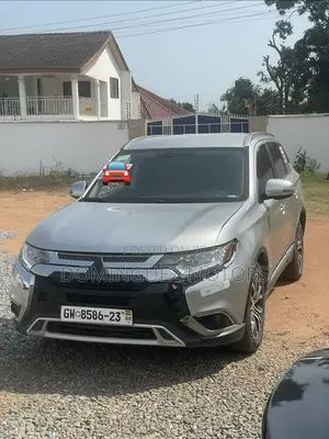 Mitsubishi Outlander 2018 Silver