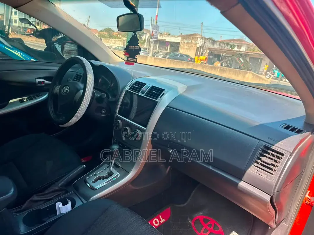 Toyota Corolla 2013 Red